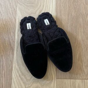 Birdies Phoebe Black Faux Fur Velvet Slides, sz. 7.5 Great condition.